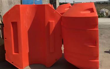 The processed hose floats are placed outside the factory.